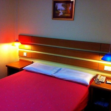 Home Inn Hotel Guiyang Fushui Middle Road Buitenkant foto