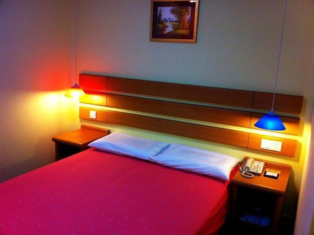 Home Inn Hotel Guiyang Fushui Middle Road Buitenkant foto